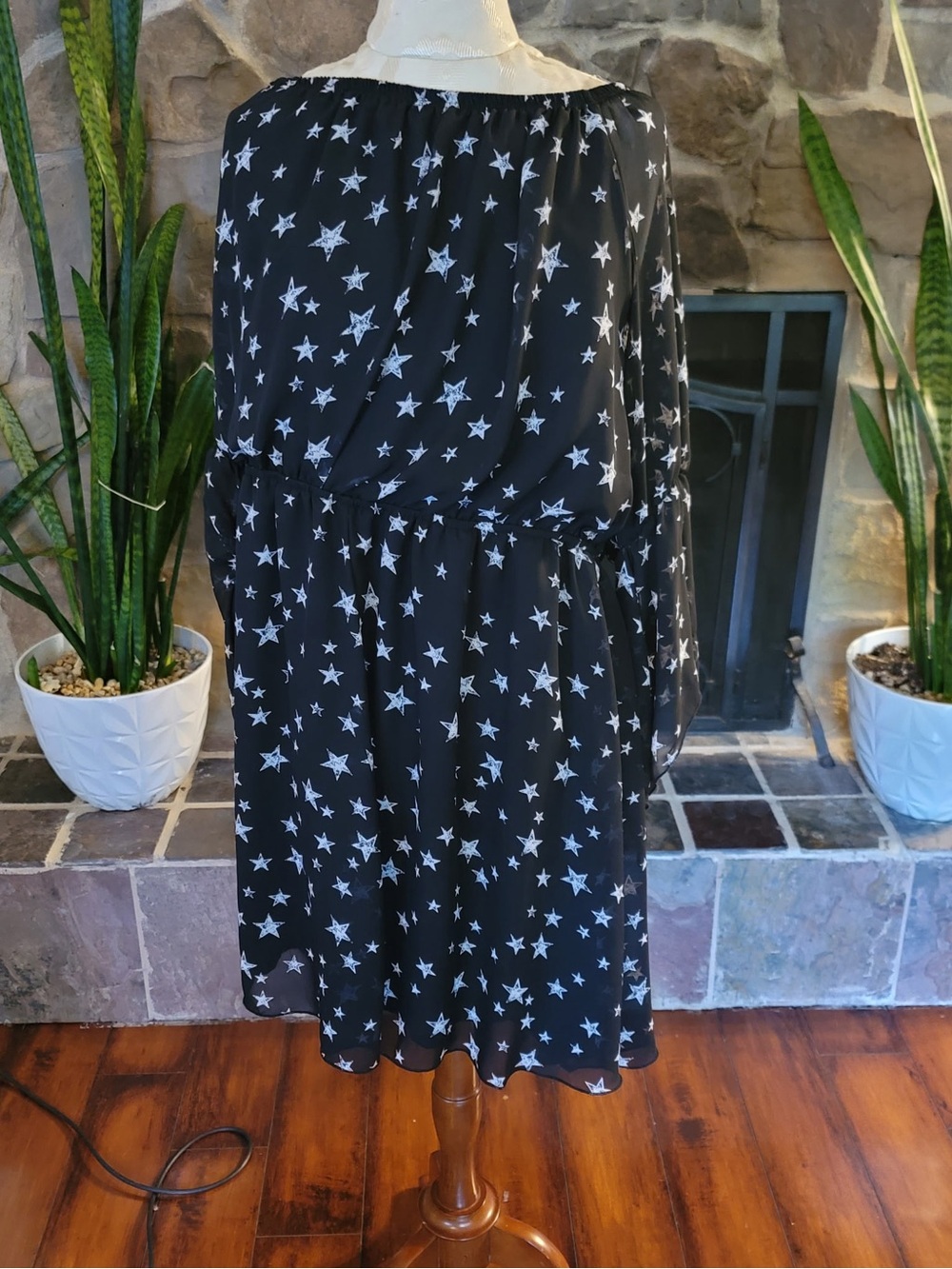 Paper Plane Black Star Print Midi Dress Sz 2X Long Sleeve V-Neck Plus Flowy Boho